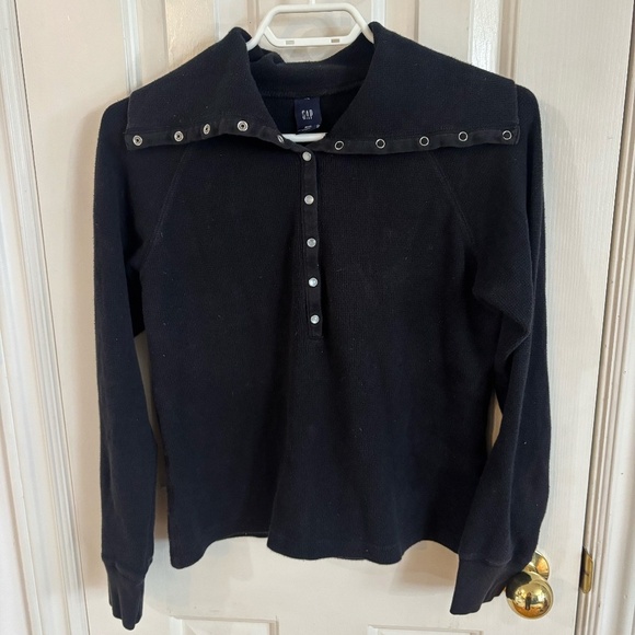 GAP Tops - vintage early 2010s button up large collar GAP shirt * accepting offers
